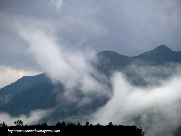 NUBES SOBRE EL PANTANO DE LA PEA